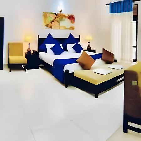 Blue Spring Hotel Вадува Екстериор снимка