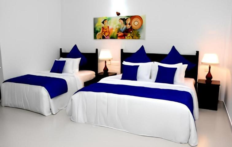 Blue Spring Hotel Вадува Екстериор снимка