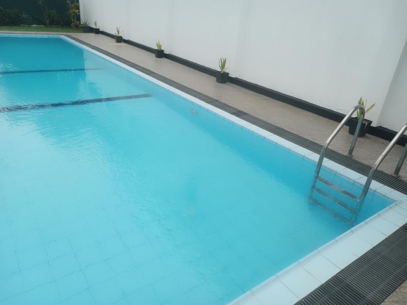 Blue Spring Hotel Вадува Екстериор снимка